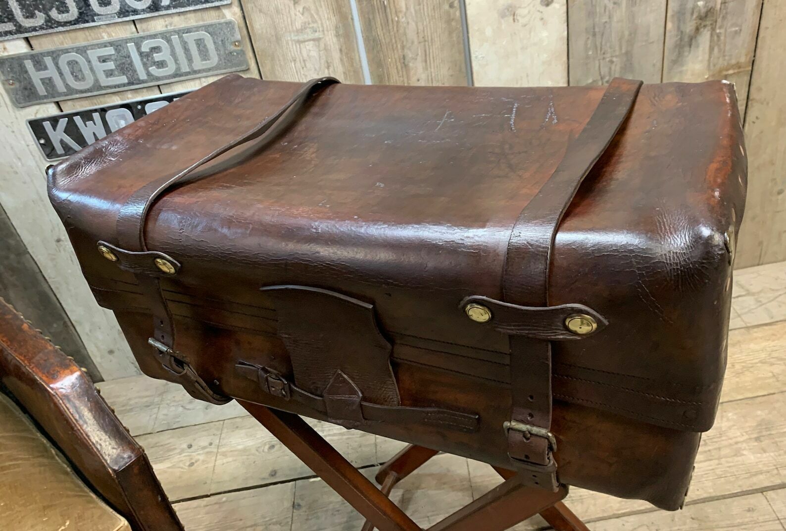 photo furniture Victorian Solid Leather Antique Portmanteau Travel Trunk