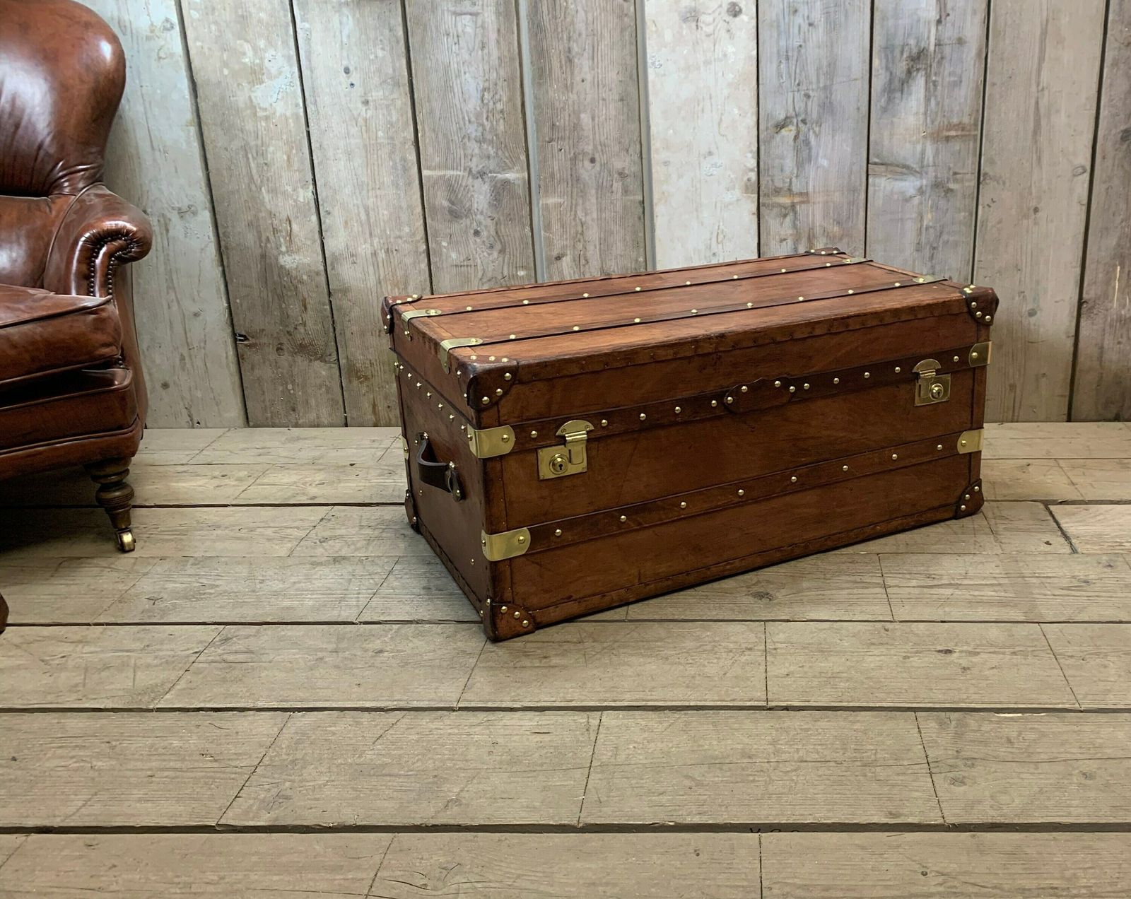Luxury Vintage Inspired Leather Coffee Table Trunk Home Decor Living Room Furniture photo furniture