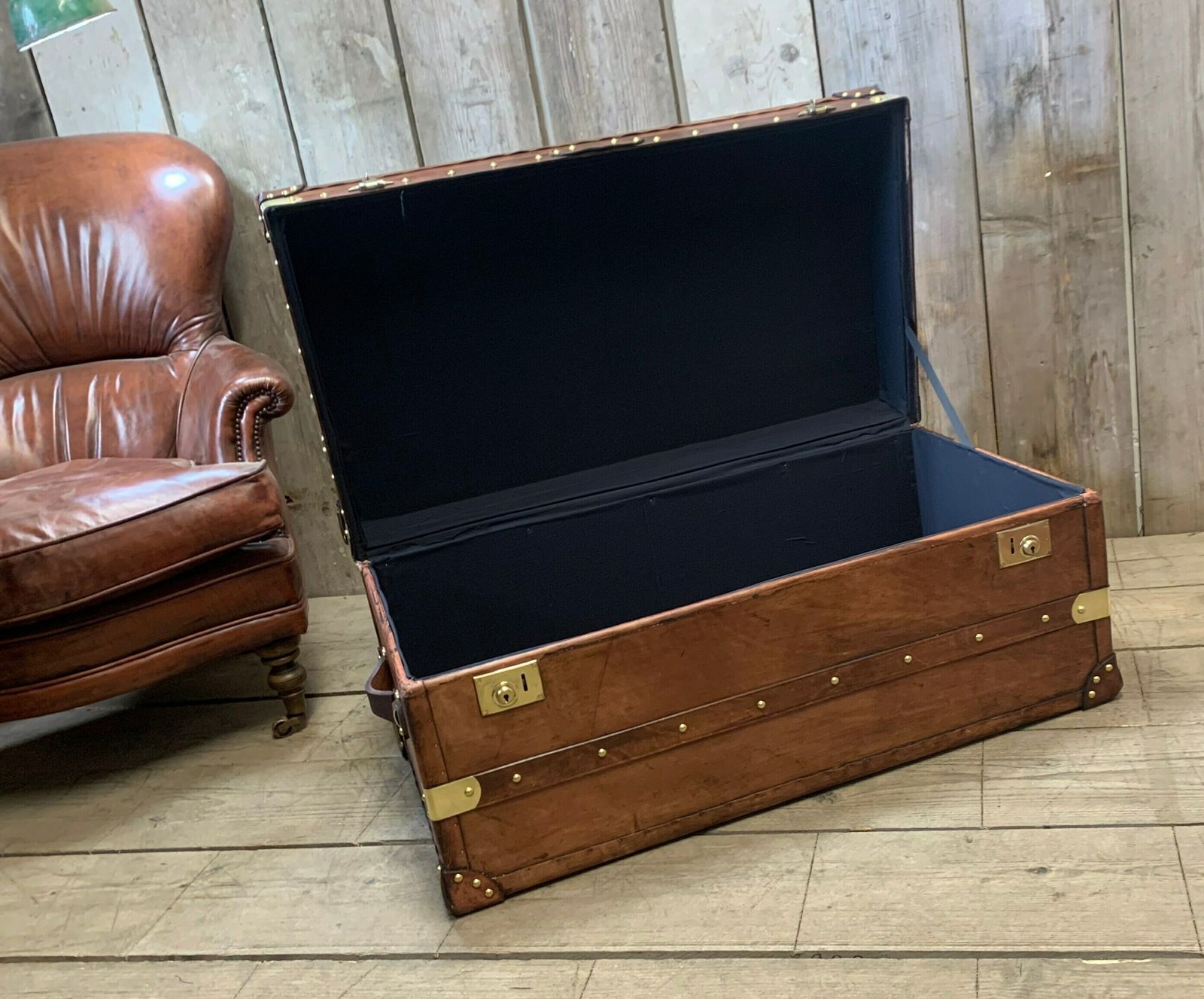 Luxury Vintage Inspired Leather Coffee Table Trunk Home Decor Living Room Furniture photo 1379.0