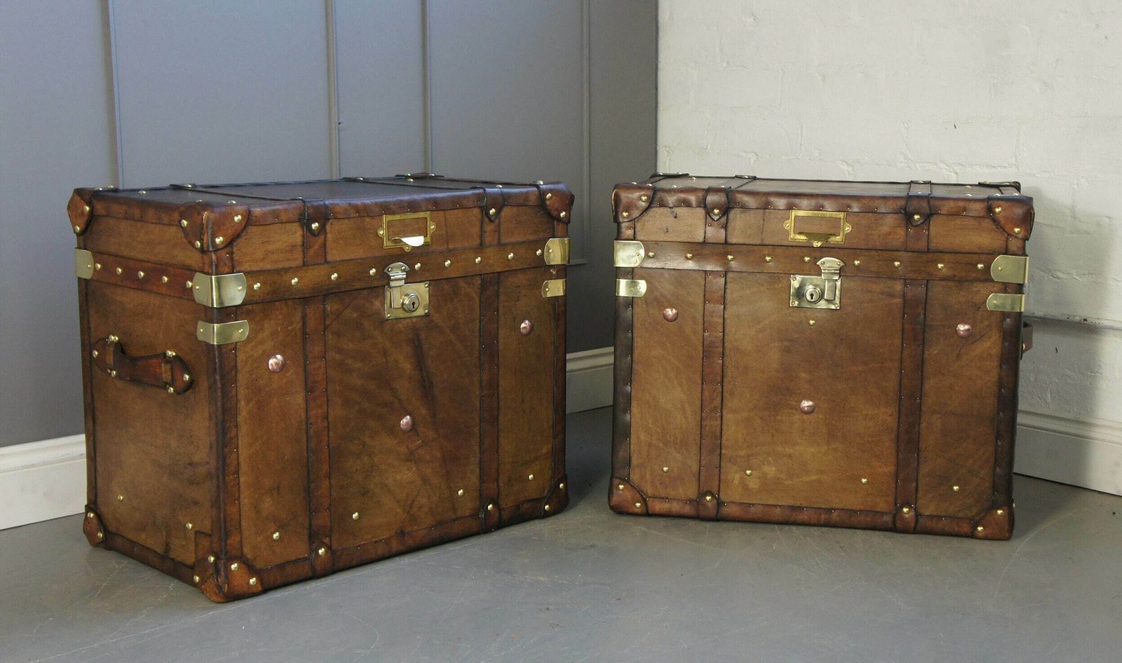 English Leather Occasional Side Table Trunks Lamp Stands Occasional Furniture Home Decor photo furniture