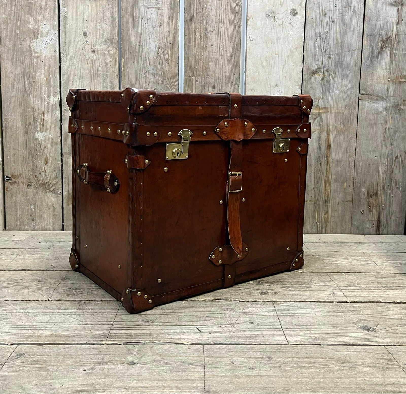 photo for sale Antique Leather Luxury Campaign Style End Table Trunk Drawing Room Home Decor Furnishings