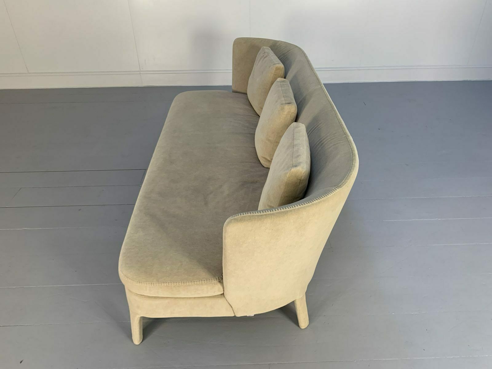 photo furniture B&B Italia Sofa – “Maxalto Febo” 3 Seat – In Ivory Cream Velvet