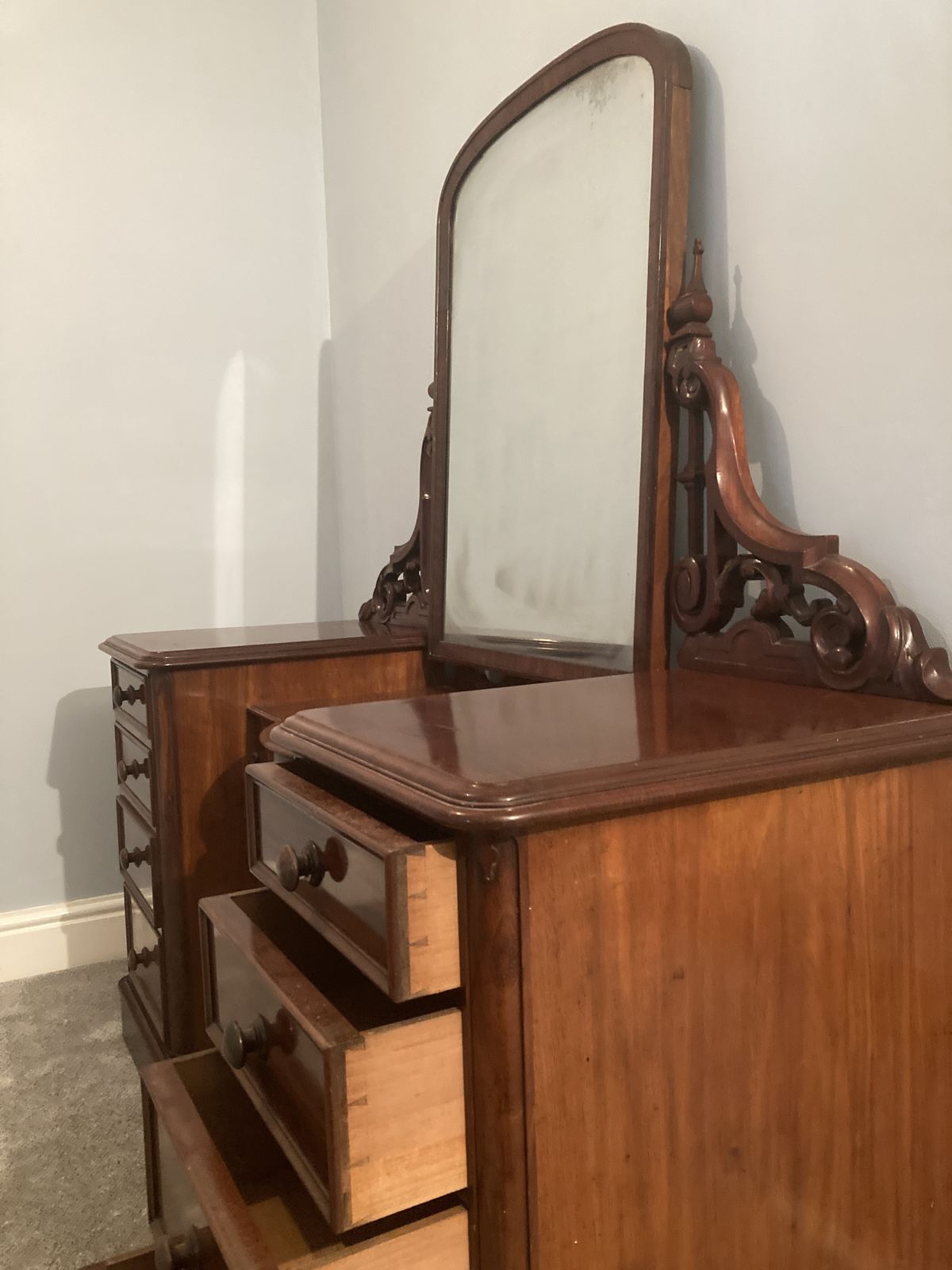 photo furniture Large Victorian Mahogany Duchess Dressing Table