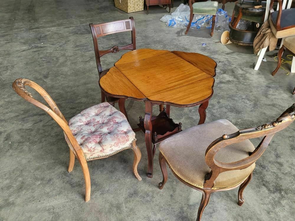 photo furniture Antique Edwardian Mahogany 4 Drop Leaf Curved Occasional Tea Dining Card Table