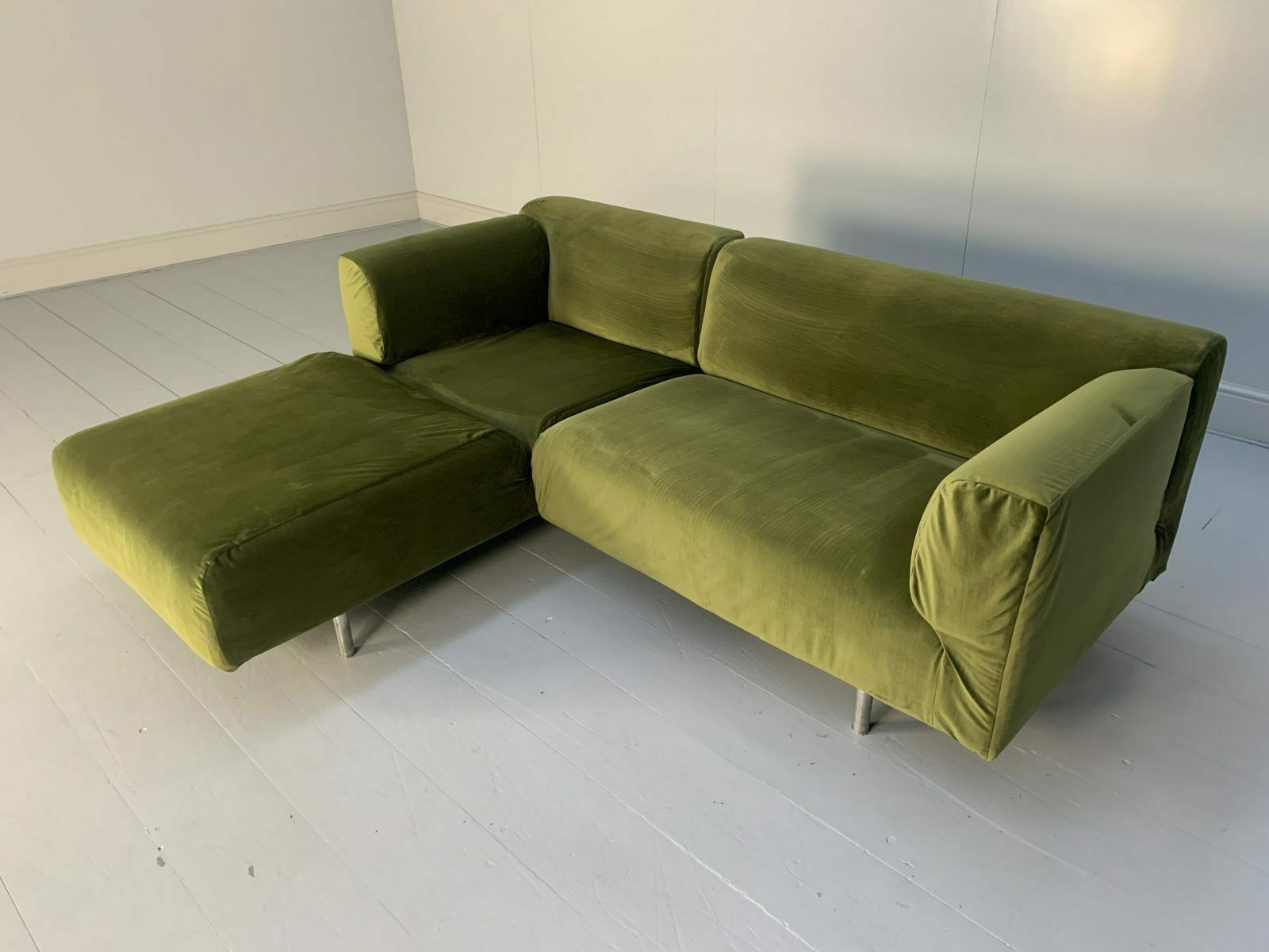 Cassina “250 Met” L Shape Sofa  In Green Velvet photo Furniture