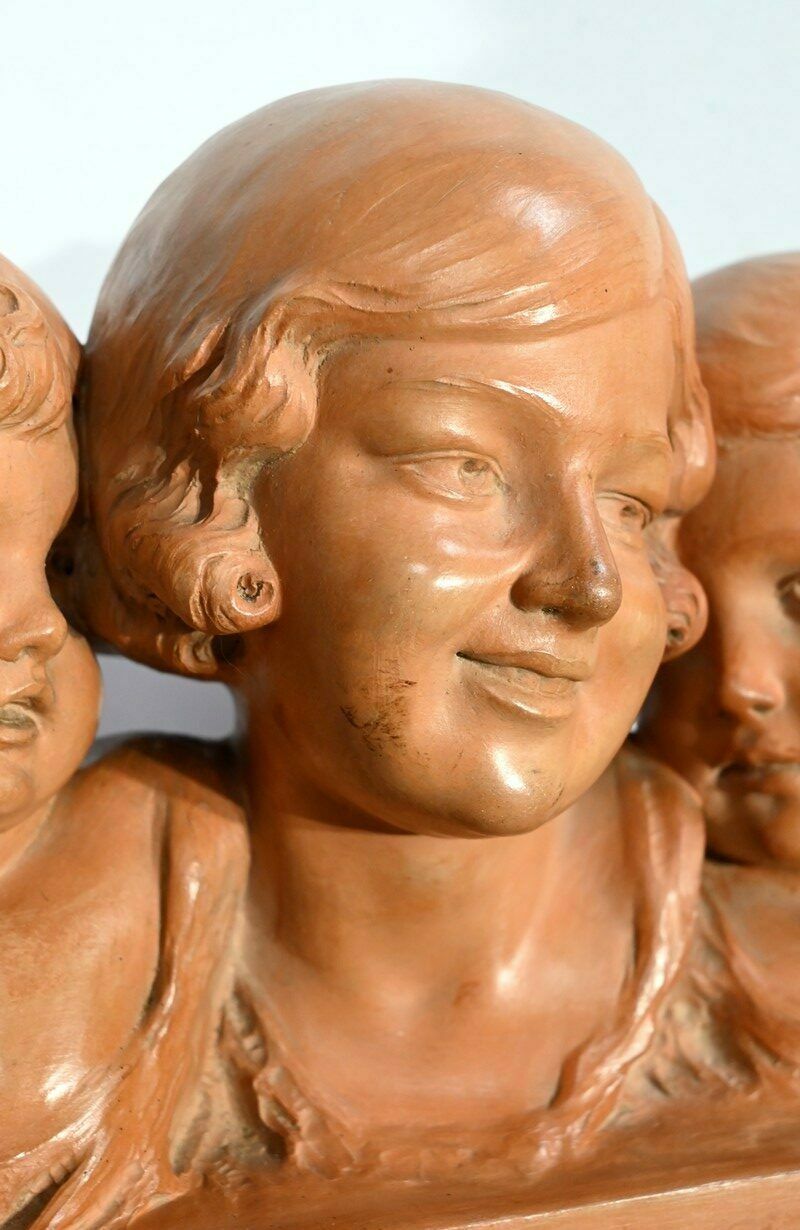 Group In Patinated Terracotta, “Mother And Her Children”, Signed P. Dumont, Art Deco – 1920 photo vintage