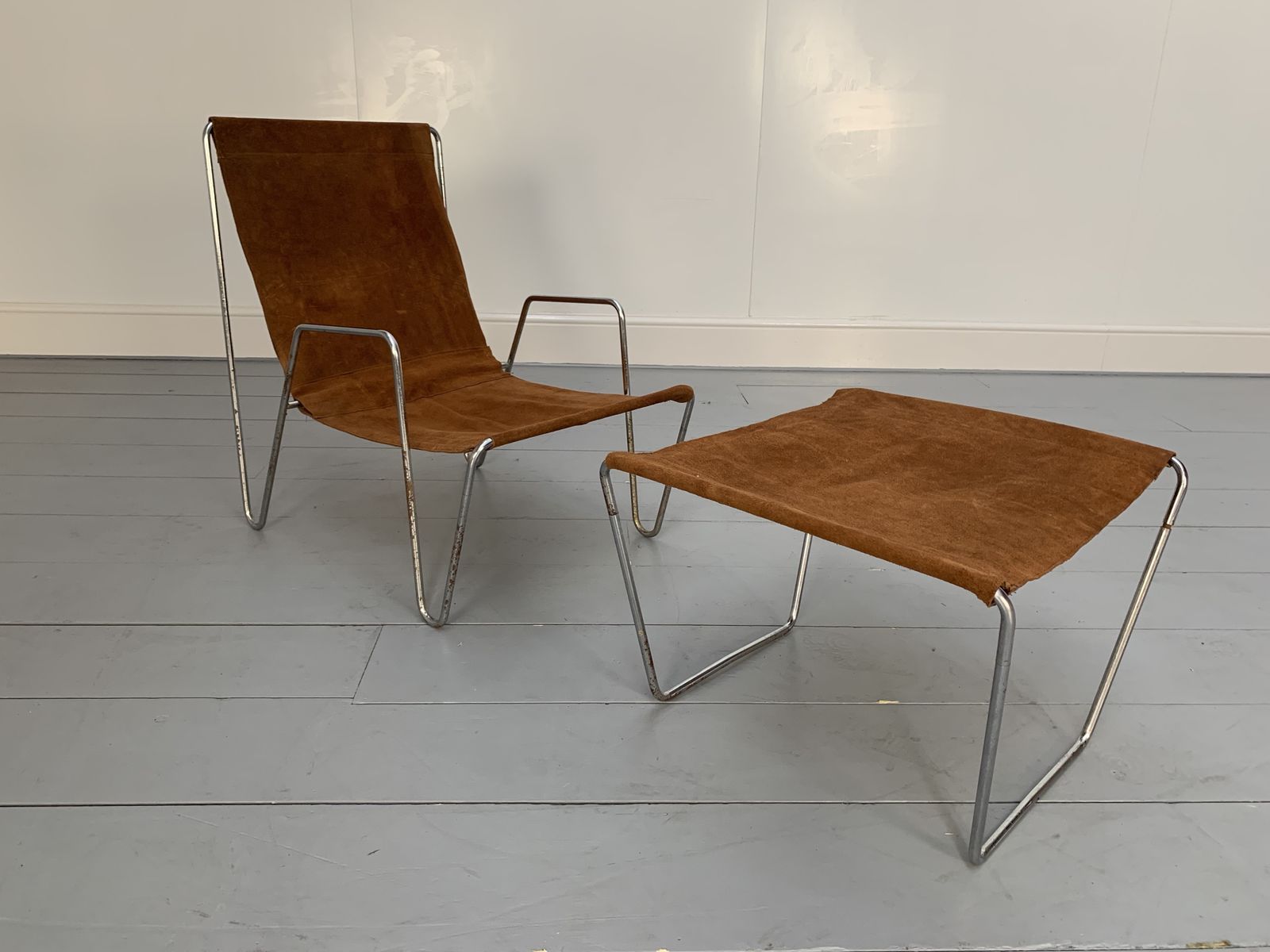 Rare Fritz Hansen “Bachelor” Lounge Chair & Footstool – In Suede Leather & Chrome