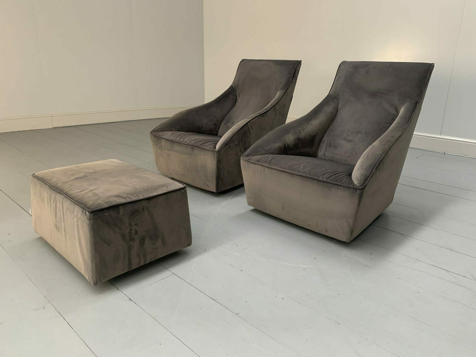 Pair Of Molteni & C “Doda” Armchairs & Ottoman – In Dark Grey Alcantara