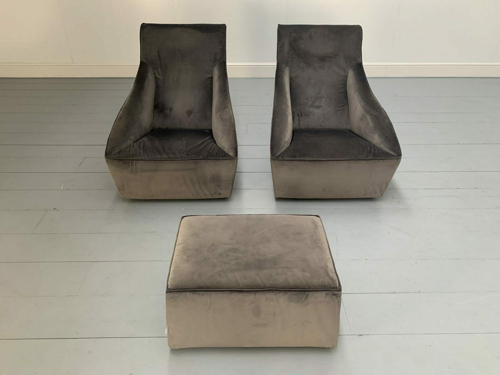 Pair Of Molteni & C “Doda” Armchairs & Ottoman – In Dark Grey Alcantara photo Furniture
