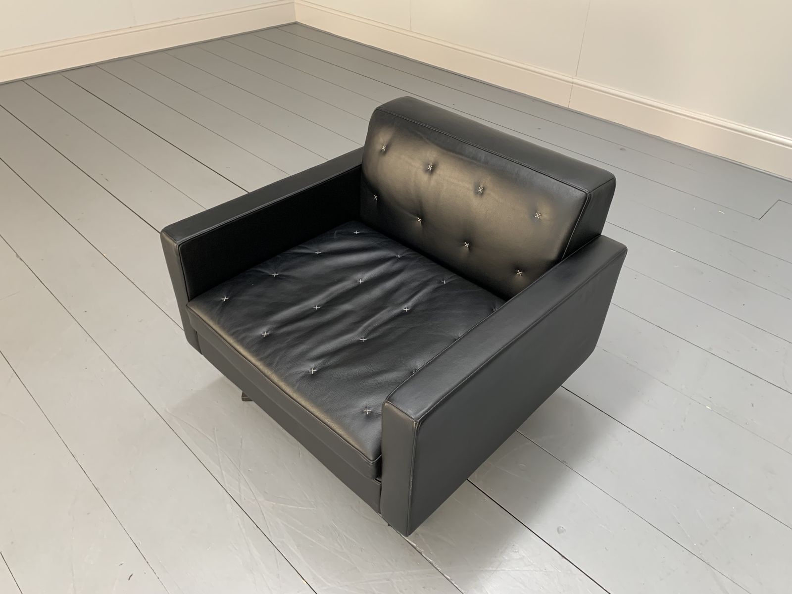 Rare Immaculate Poltrona Frau “Kennedee” Armchair In Black “Pelle Frau Sc” Leather photo vinterior