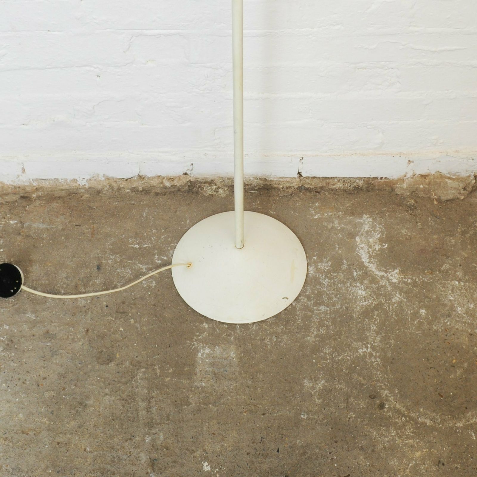 French Torchiere White Enamelled Metal Floor Lamp By Sce, 1970s photo vinterior