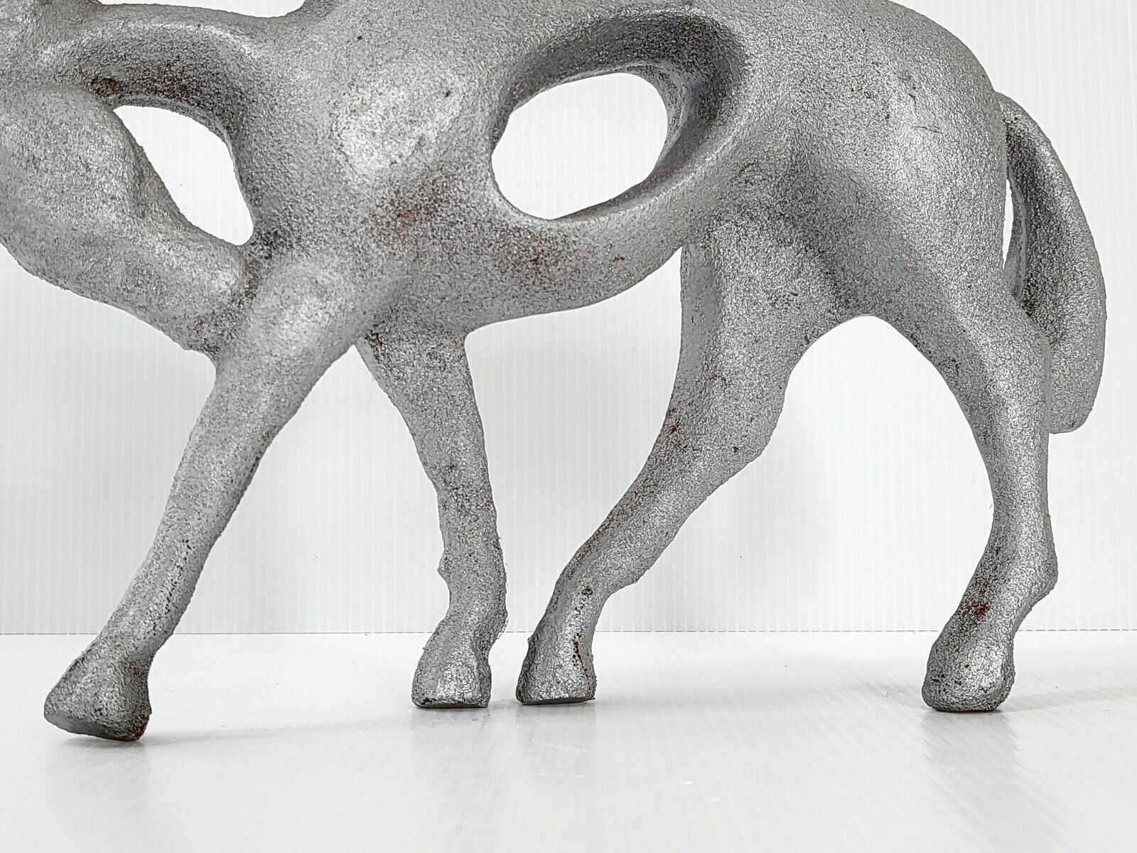 Vintage Stijlvol Paardenbeeldje Uit 1970 In Gietijzer, Jaren 70 photo furniture