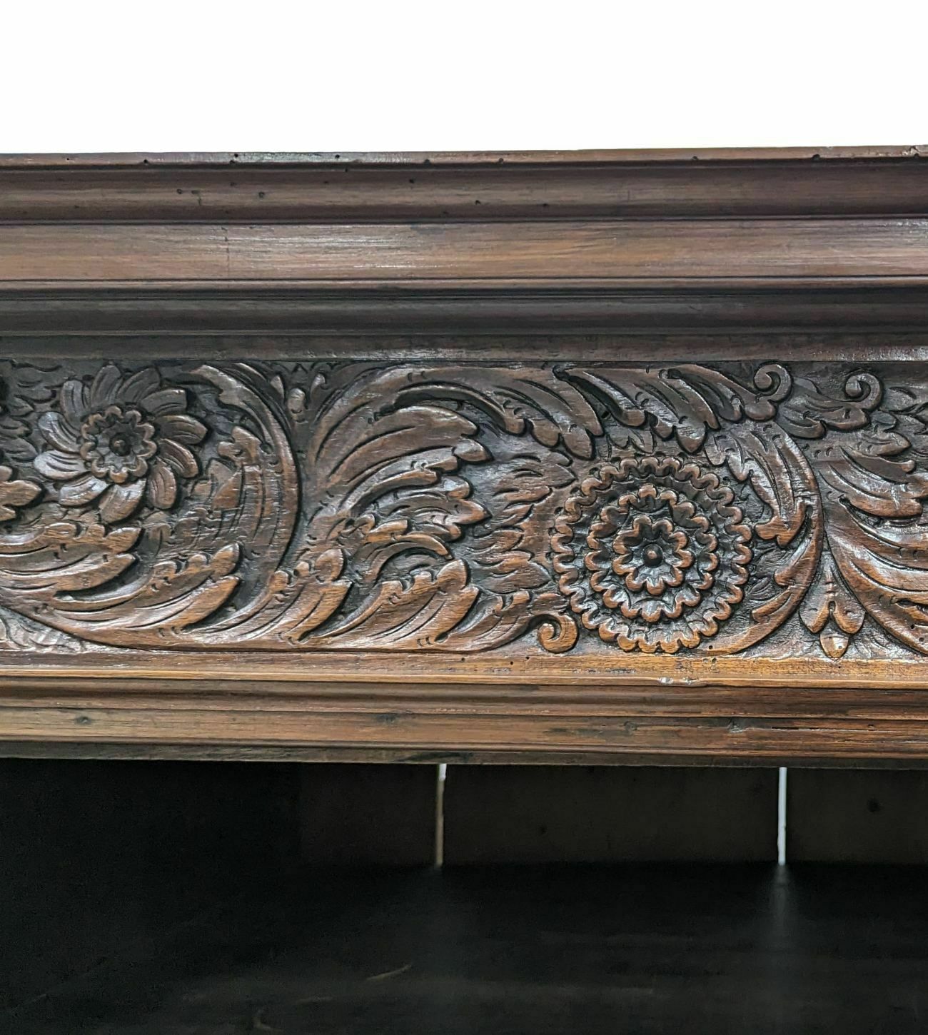 2487.0 Four 17th Century Walnut Doors Decorated With Putti photo