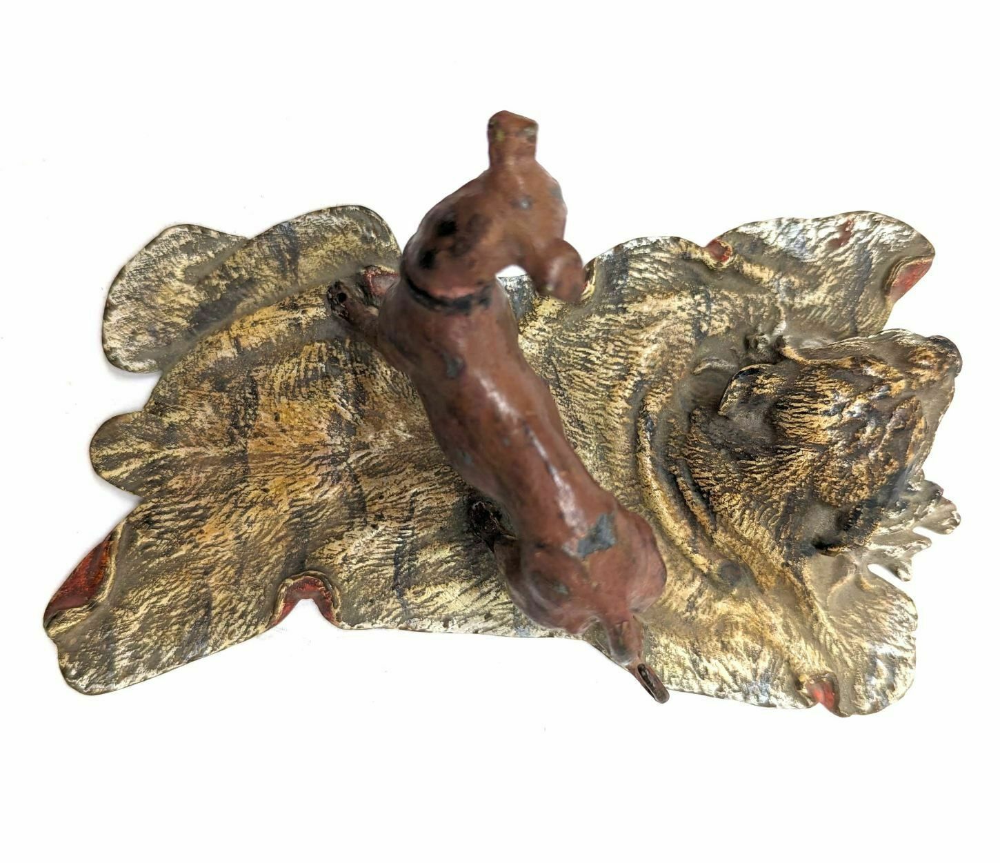 photo furniture Vienna Bronze The Dog On The Tiger Skin