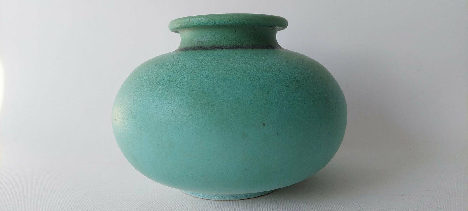 Stunning Unterstab Studio Vase With A Sea Green Matted Glaze photo furniture