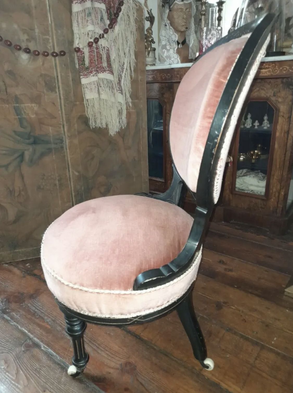 Victorian Pink Velvet Boudoir Dressing Table Balloon Chair Japanned photo furniture