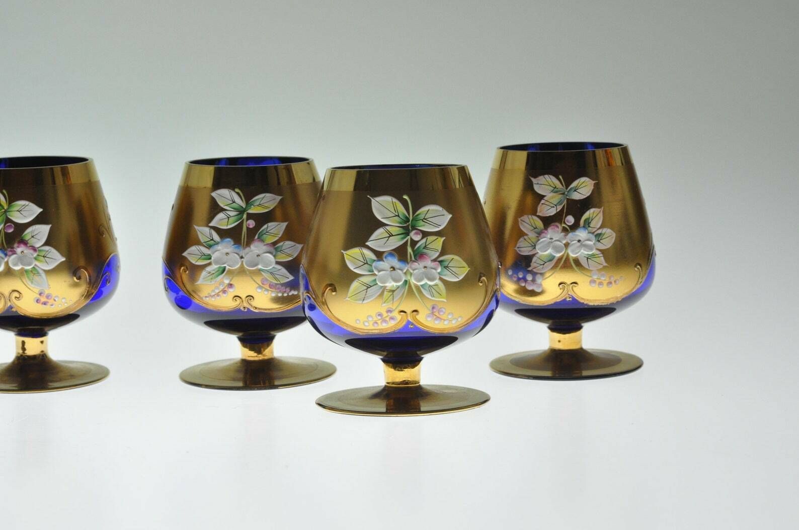 6 Vintage Boheemse Tsjechische Kelken, Handgemaakt Glas, Vintage Kelken, Kelkglazen, Whiskyglazen, Geëmailleerd Glas, Verguld Glas photo Woonaccessoires