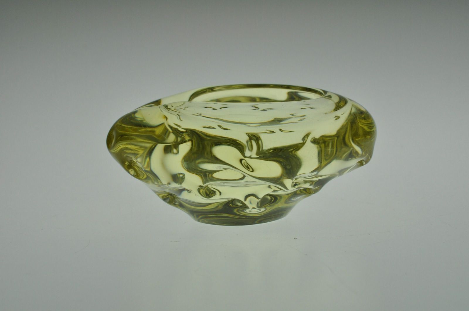 Miroslav Klinger Zbs Gele Glazen Asbak, Glazen Asbak, Mid Century Glas, Vintage Asbak, Boheems Glas, Tsjechisch Glas, Art Glass photo for sale