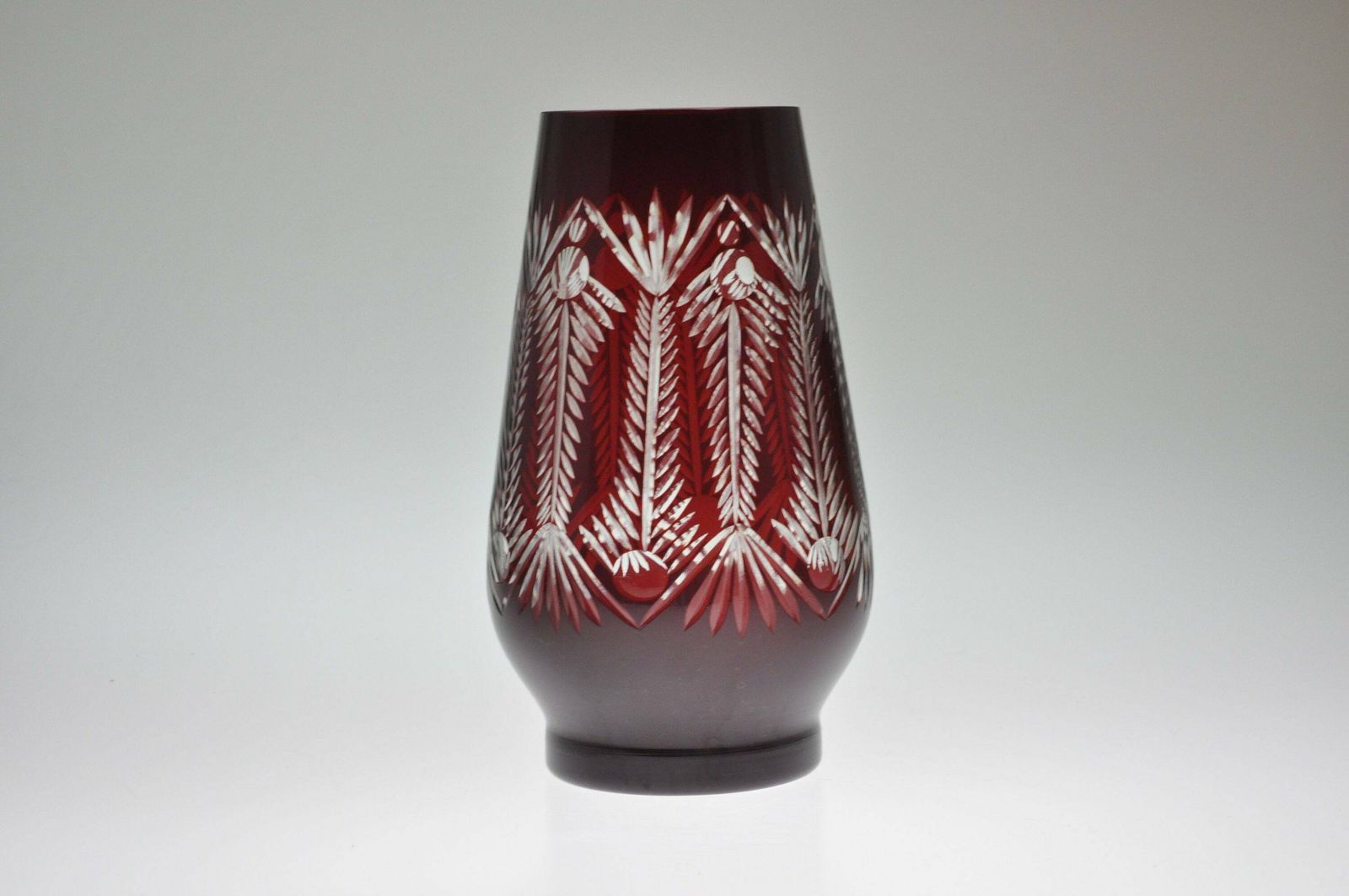 Rode Vaas, Rode Glazen Vaas, Robijnrood Geslepen Kristallen Vaas, Tsjechisch Glas, Kunstglas, Vintage Glas, Geslepen Kristal, Boheemse Vaas