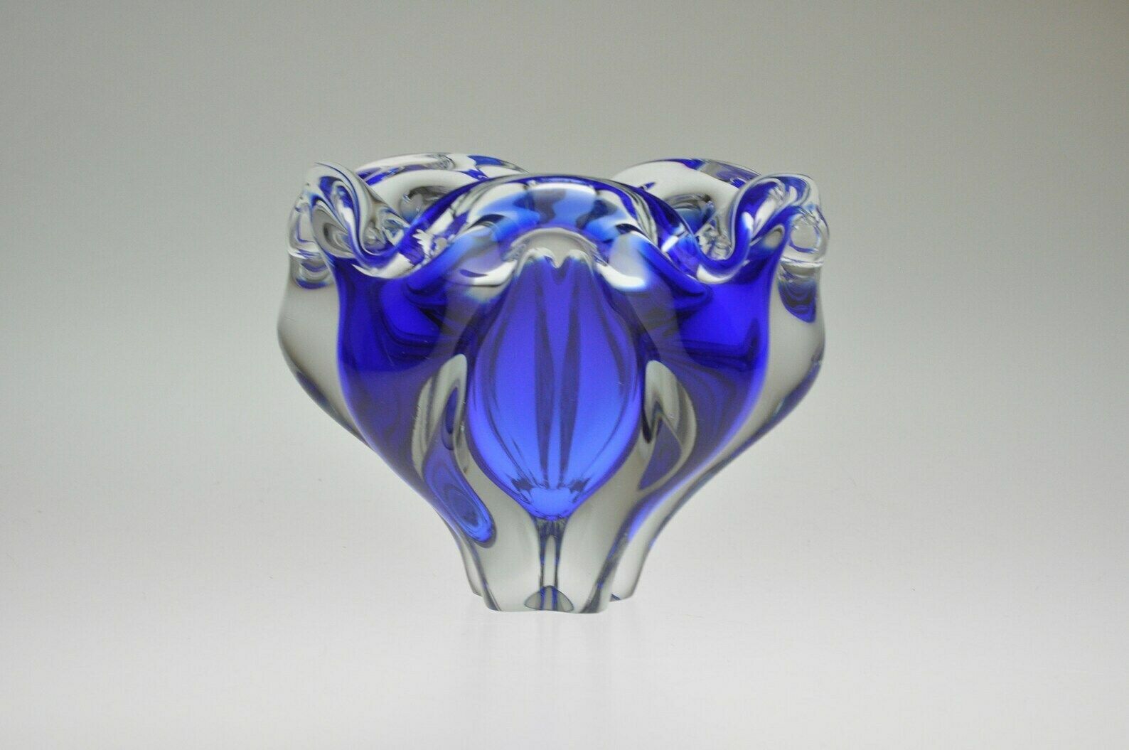 Josef Hospodka Chribska Glazen Vaas, Blauwe Vaas, Blauw Glas, Tsjechische Vaas, Tsjechisch Glas, Antieke Vaas, Vintage Vaas, Retro Vaas, Bloemenvaas photo furniture