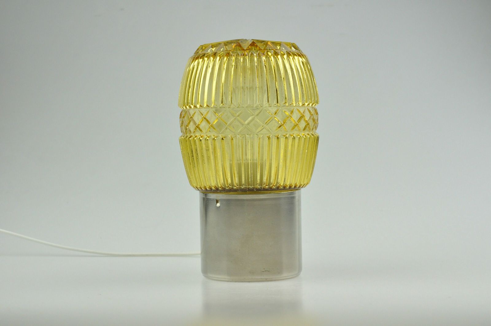 Mid Century Desk Lamp, Metal Lamp, Desk Metal Lamp, Table Lamp, Desk Lamp, Bedside Lamp, Mid Century Lamp, Yellow Lamp, Table Light photo Lighting