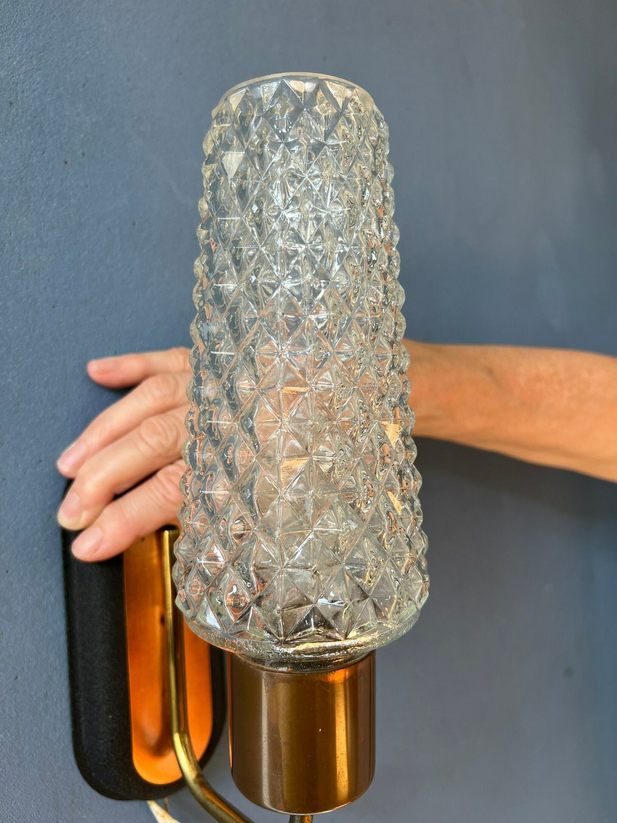 photo furniture Mid Century Deense Wandlamp Met Glazen Kap | Scandinavische Glazen Wandlamp