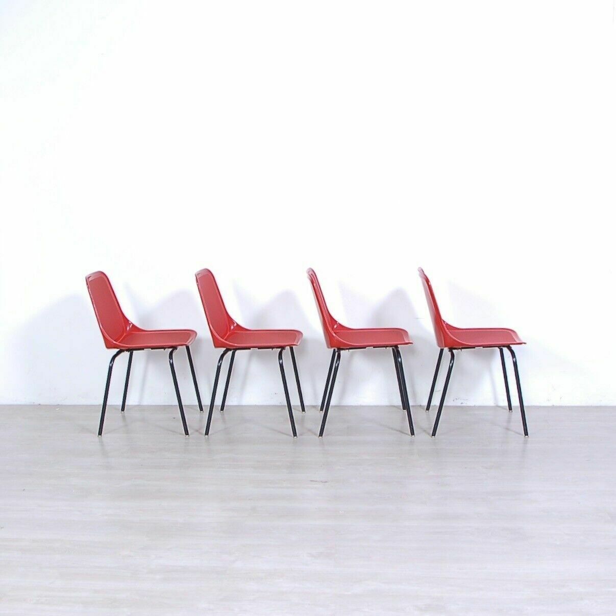 4 Mim Chairs Postmodern Chair Design From The 60s, Iron And Industrial Red Plastic photo 572.0