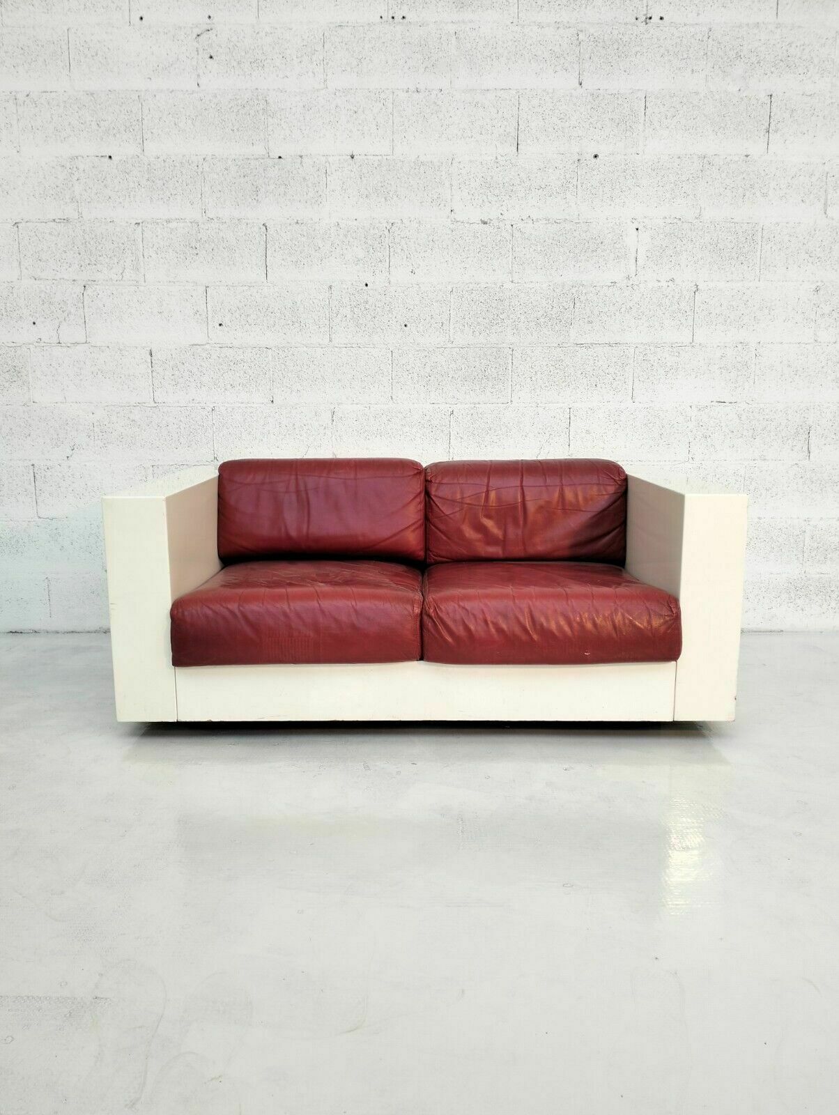 White Saratoga Sofa By Massimo And Lella Vignelli For Poltronova 60s, 70s photo 2806.0