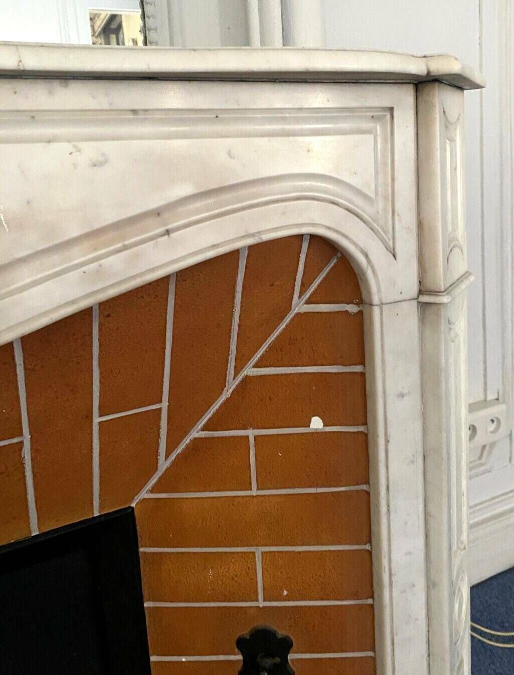 Louis XV Style Fireplace Model Pompadour White Carrara Marble 20th Century photo vinterior