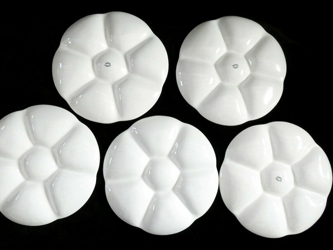 2 Rare Gien Oyster Plates, White French Oyster Plate Decor Retro Car, Majolica Pottery, Barbotine Oyster Platter, France 60s photo vintage