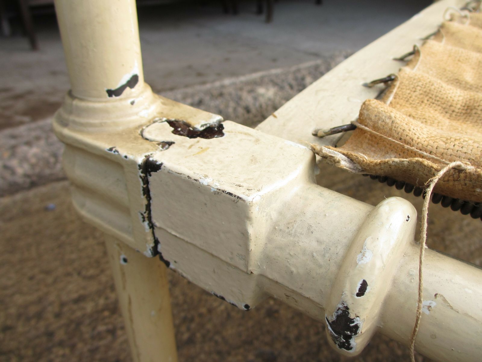 photo vinterior Victorian Brass And Iron Painted Single Bed