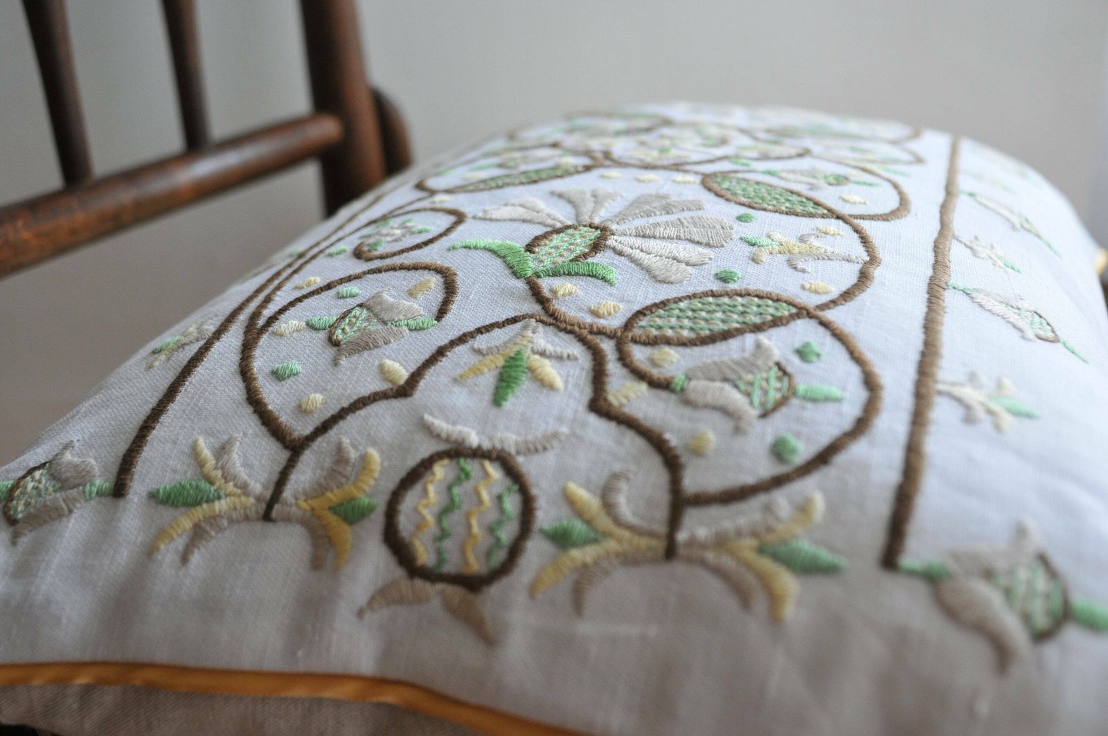 Vintage Hand Embroidered Pillowcase With Tendril Design   Farmhouse Style Rustic Pillow Cover   Floral Embroidery Decorative Pillow Piping photo vinterior