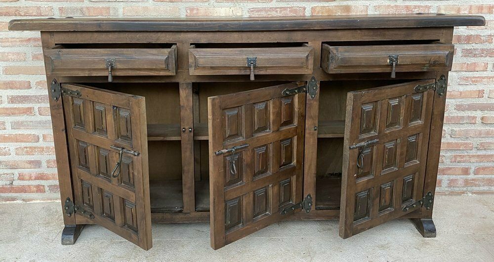 photo vintage Large 20th Century Catalan Spanish Baroque Carved Walnut Tuscan Credenza Or Buffet, 1900s