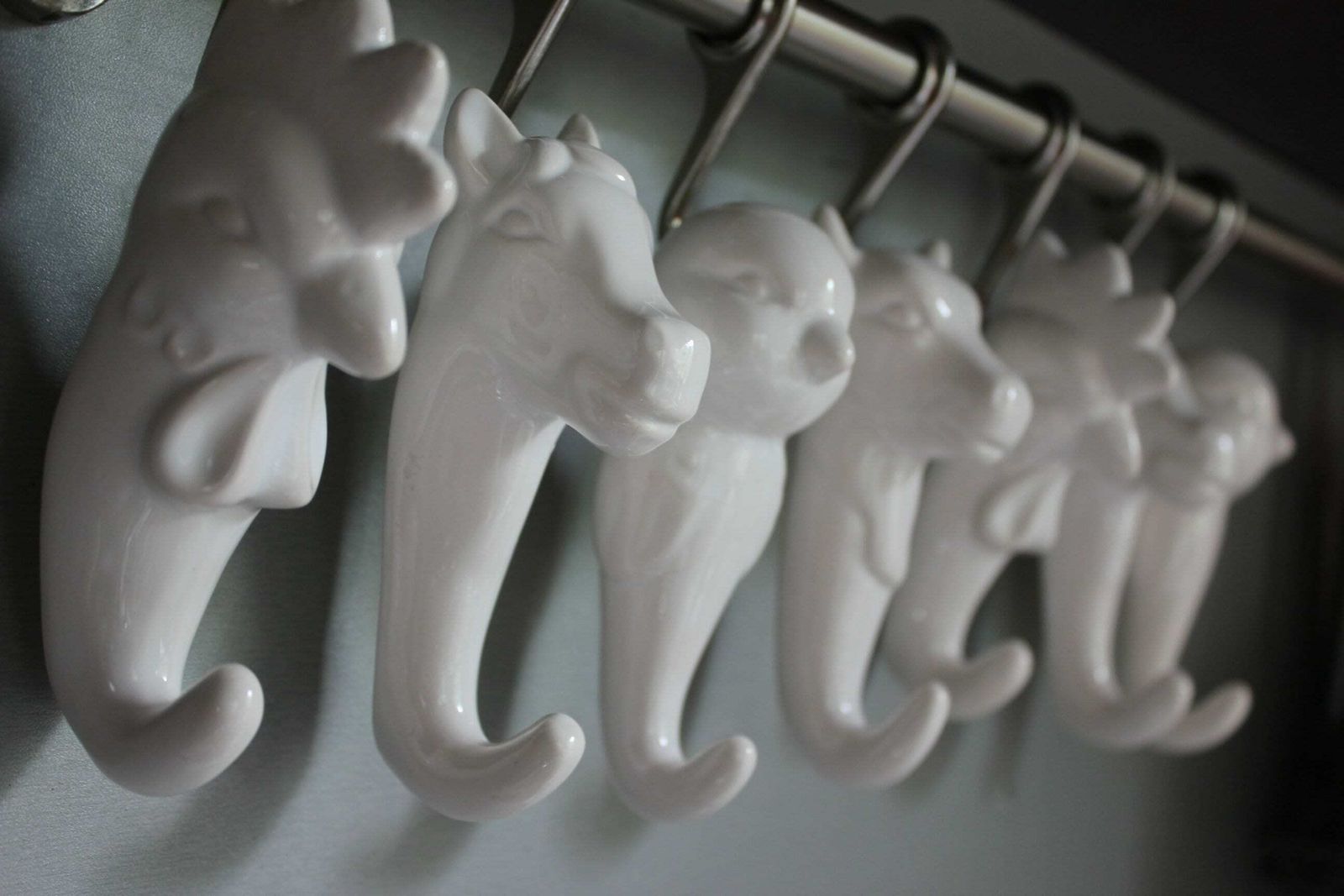 Set Farm Porcelain Hangers Wall Towel Hooks, White Hen, Horse, Chicken And Cow Heads Kitchen Or Bathroom Hangers photo for sale
