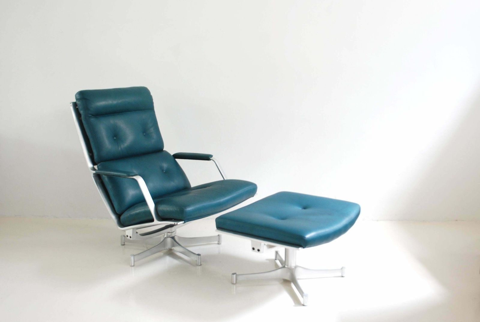 Kill International Fk 85 Lounge Chair And Ottoman Petrol By Kastholm & Fabricius photo for sale