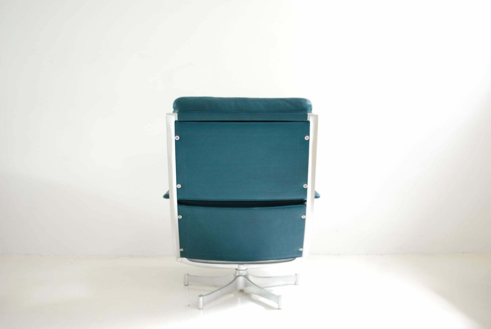Kill International Fk 85 Lounge Chair And Ottoman Petrol By Kastholm & Fabricius photo vinterior