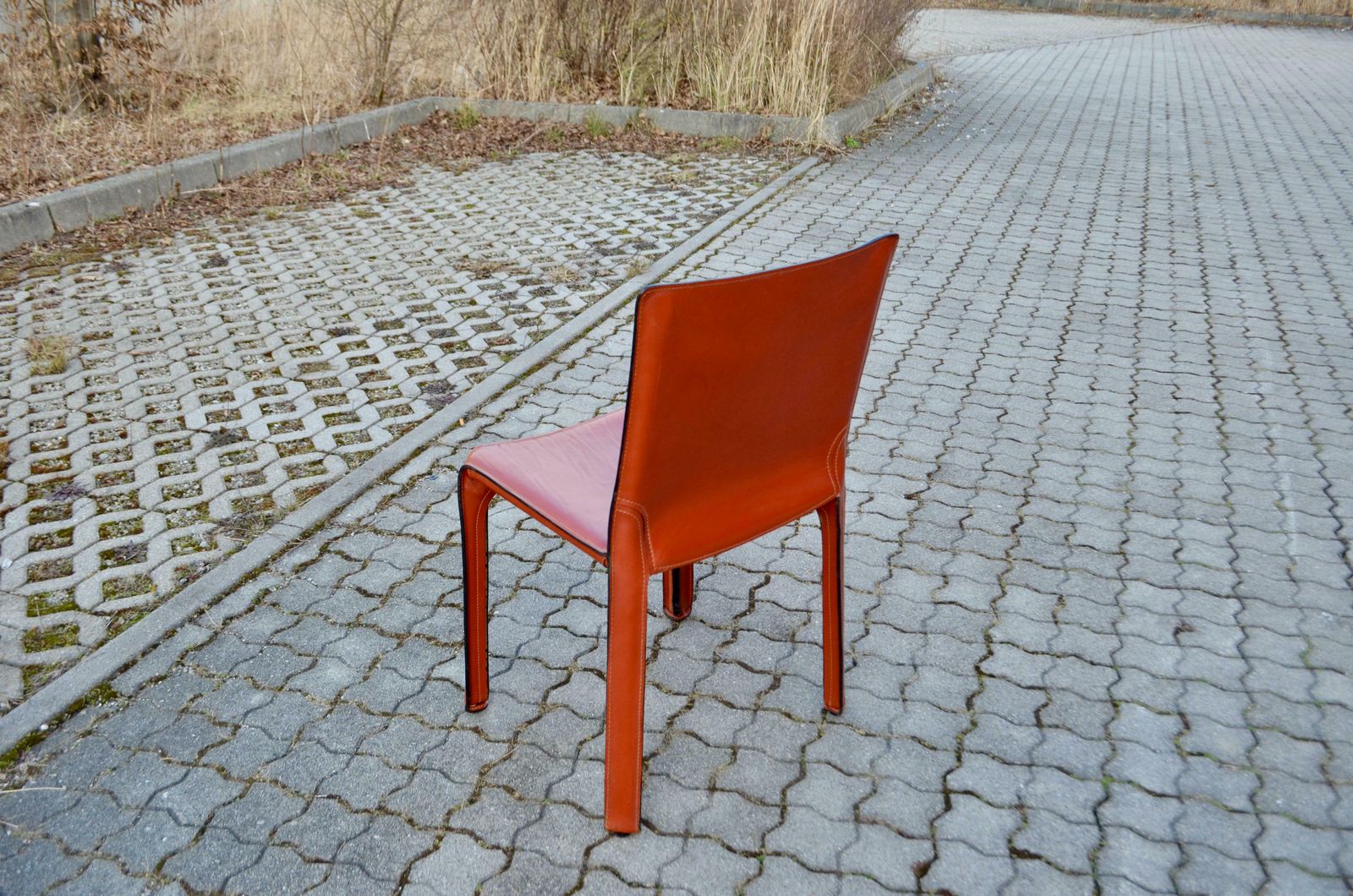 photo vintage Cassina Taxi 412 China Red Leather Dining Chair Set Of 4