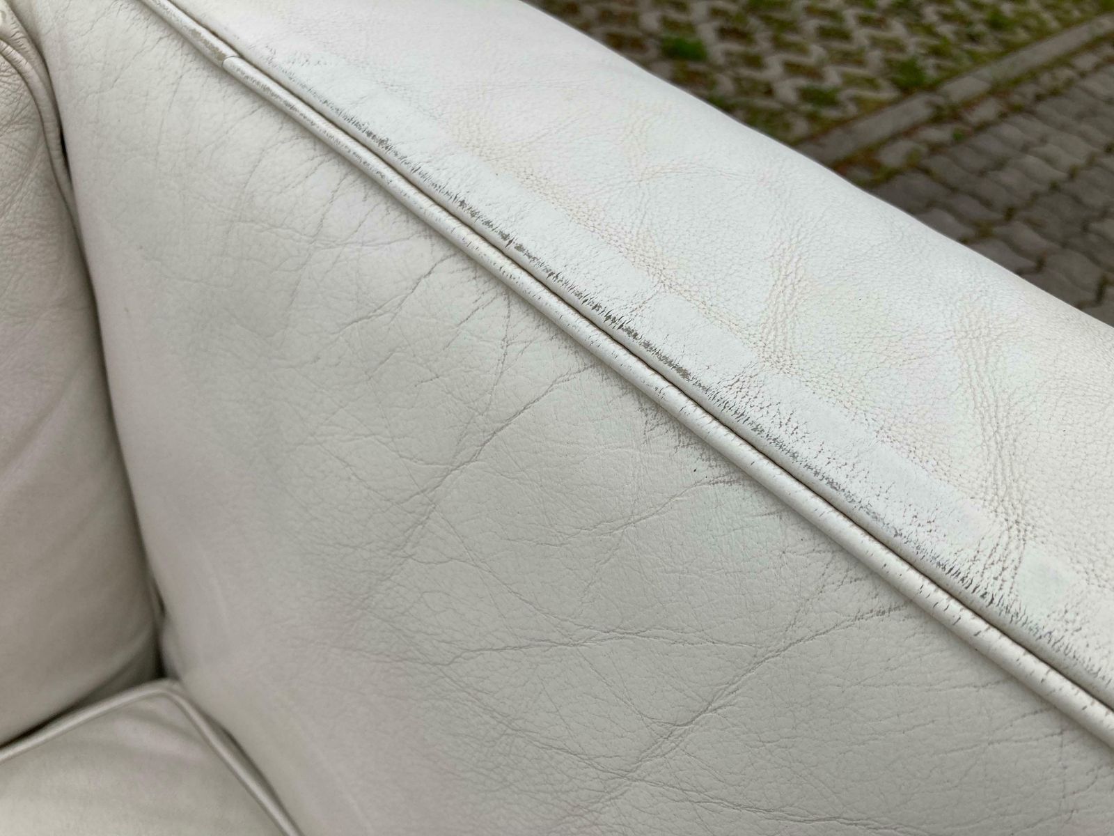 Le Corbusier Lc2 White Leather Sofa By Cassina photo vintage