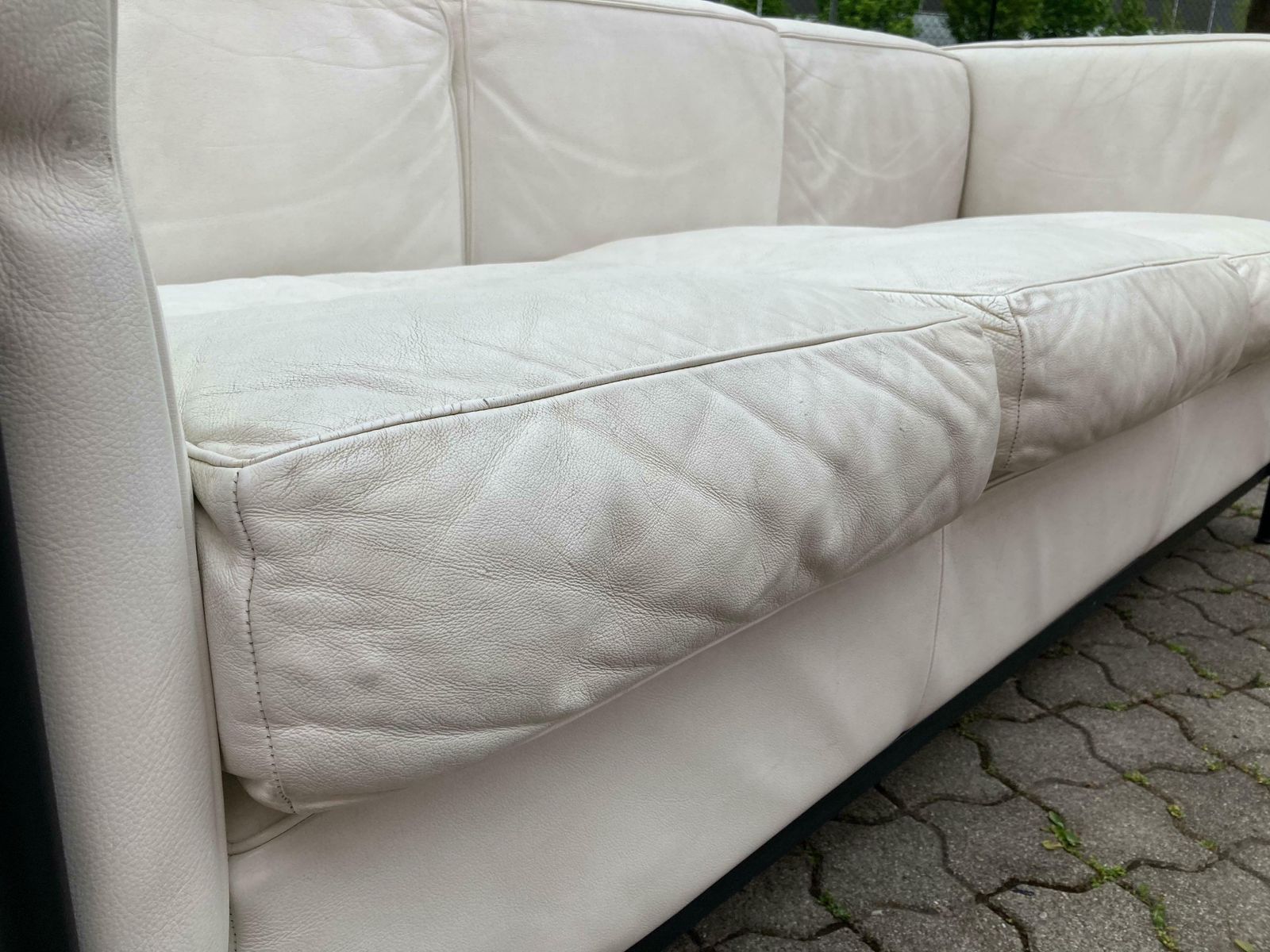 photo for sale Le Corbusier Lc2 White Leather Sofa By Cassina