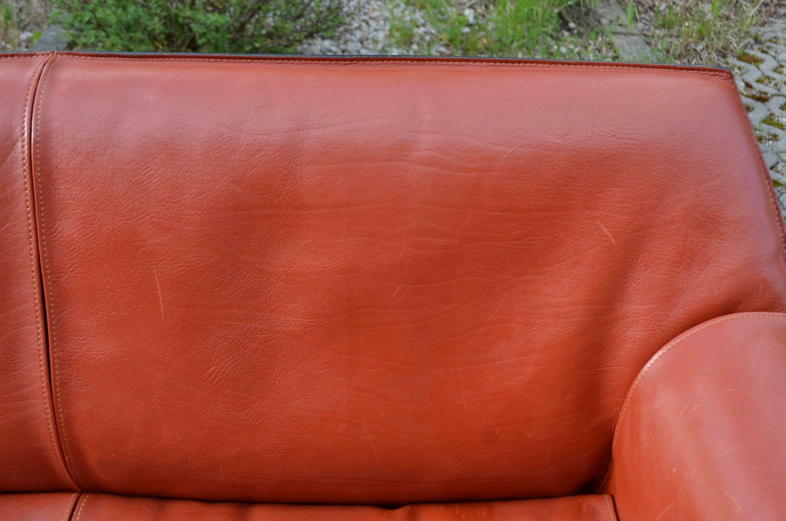 photo for sale Cassina Taxi 415 Neck Saddle Leather Sofa China Red / Ox Red