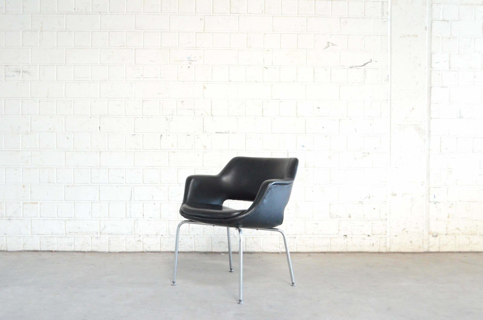 Olli Mannermaa Pair Of Leather Kilta Chair By Eugen Schmidt & Cassina Martela photo Furniture