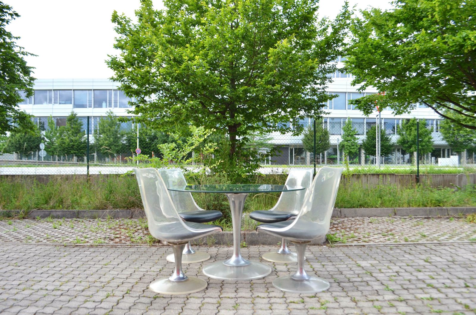 Lucite Chromcraft Dining Set Tulip Glas Dining Table & 4x Leather Chairs photo for sale