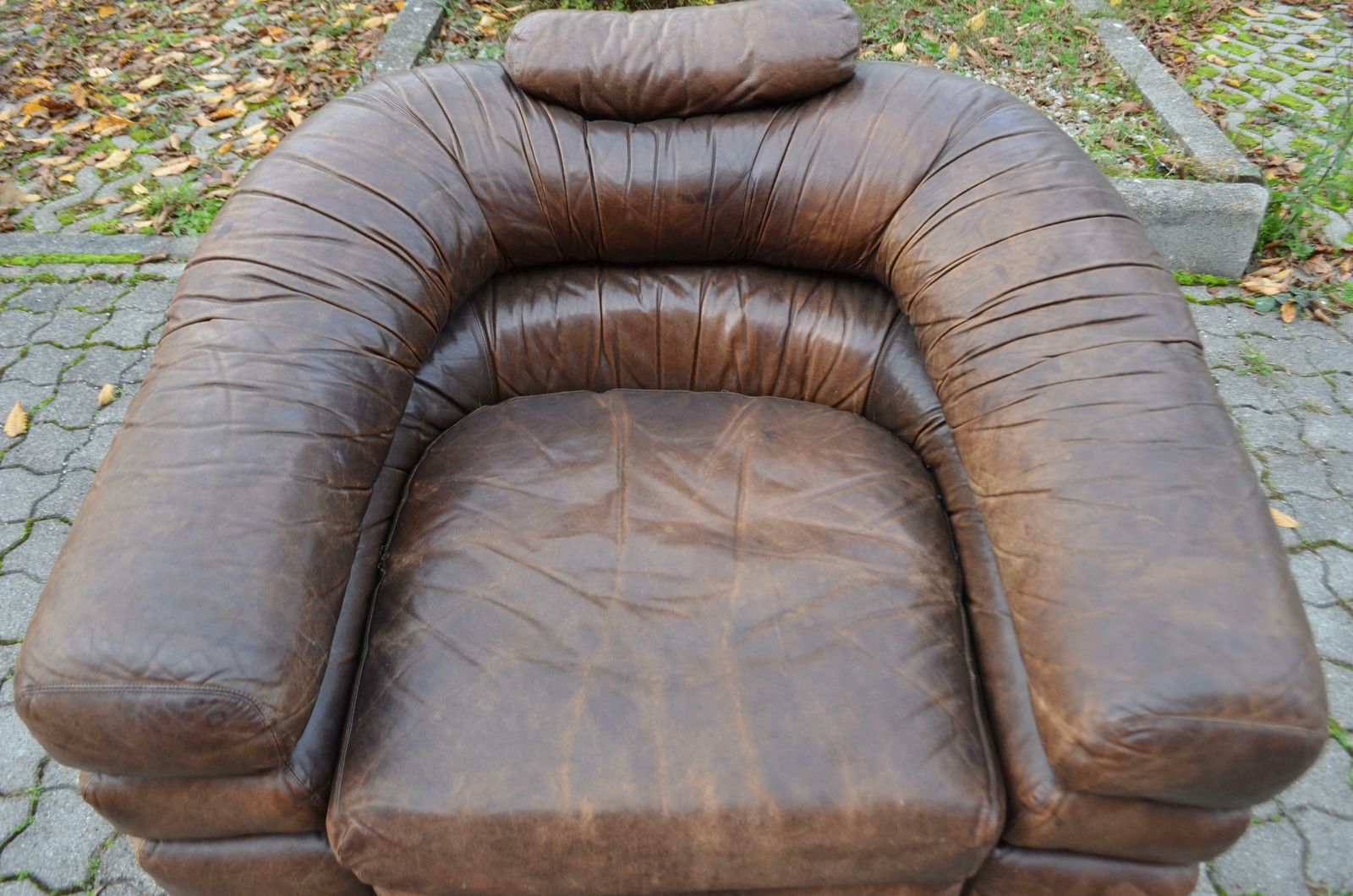 Zanotta Model Straccio De Pas, D''Urbino, Lomazzi Original Lounge Leather Chair photo buy
