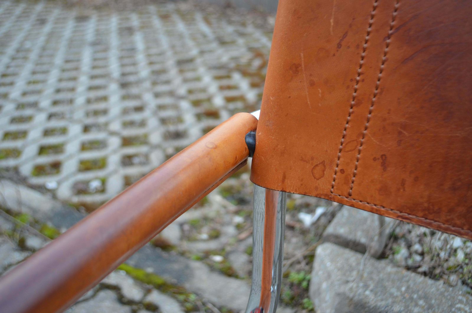 photo vinterior Vintage Italy Cognac Vegetal Leather Dining Chairs Armchairs Cantilever Set Of 6