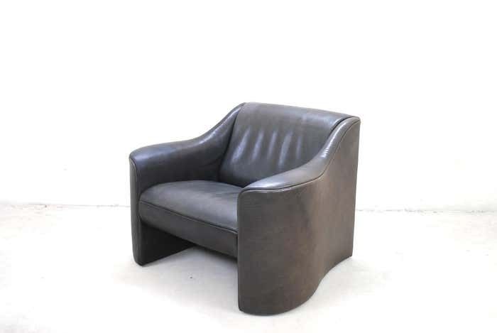 Matteo Grassi Esquire Neck Leather Armchair By Luigi Massoni & Giorgio Cazzaniga photo for sale