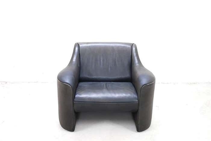 Matteo Grassi Esquire Neck Leather Armchair By Luigi Massoni & Giorgio Cazzaniga photo 4235.0