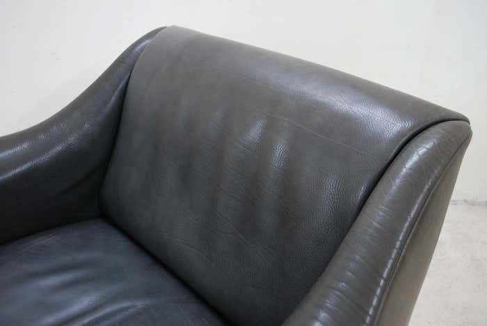 photo vinterior Matteo Grassi Esquire Neck Leather Armchair By Luigi Massoni & Giorgio Cazzaniga