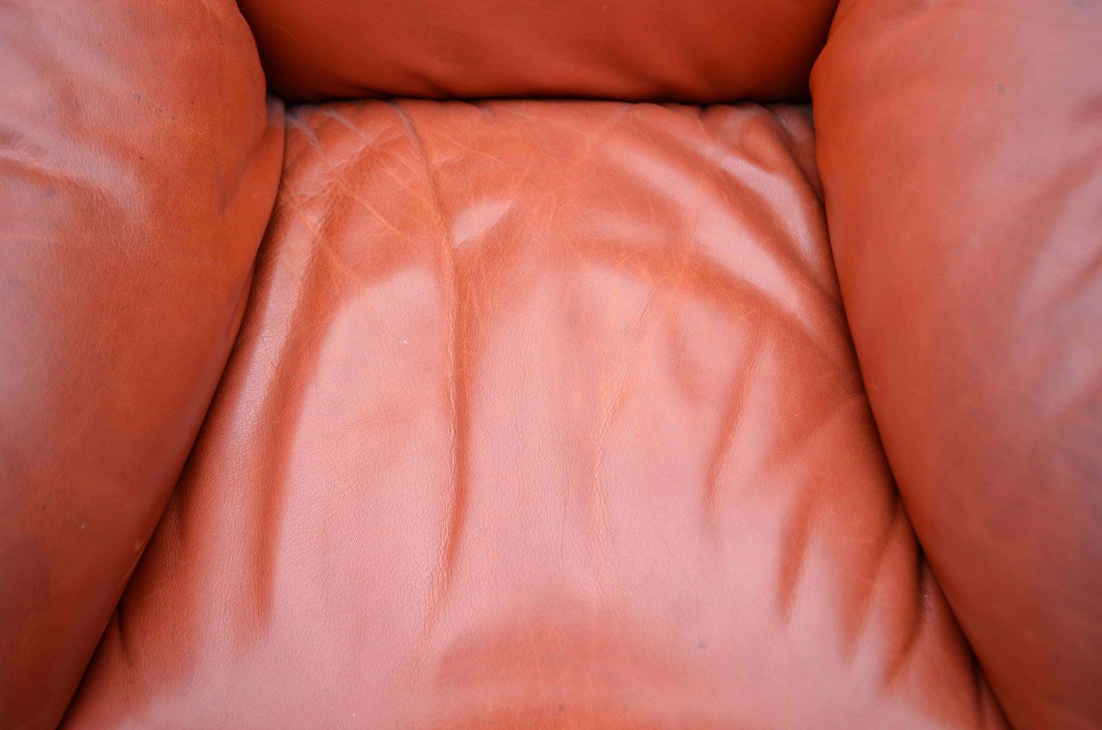 photo for sale Cassina Model Tentazione Mario Bellini Small Armchair Chair Oxred Leather
