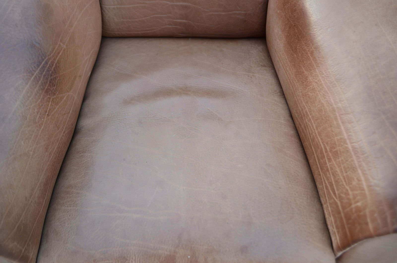 photo buy De Sede Ds 47 Neck Leather Armchair Brown