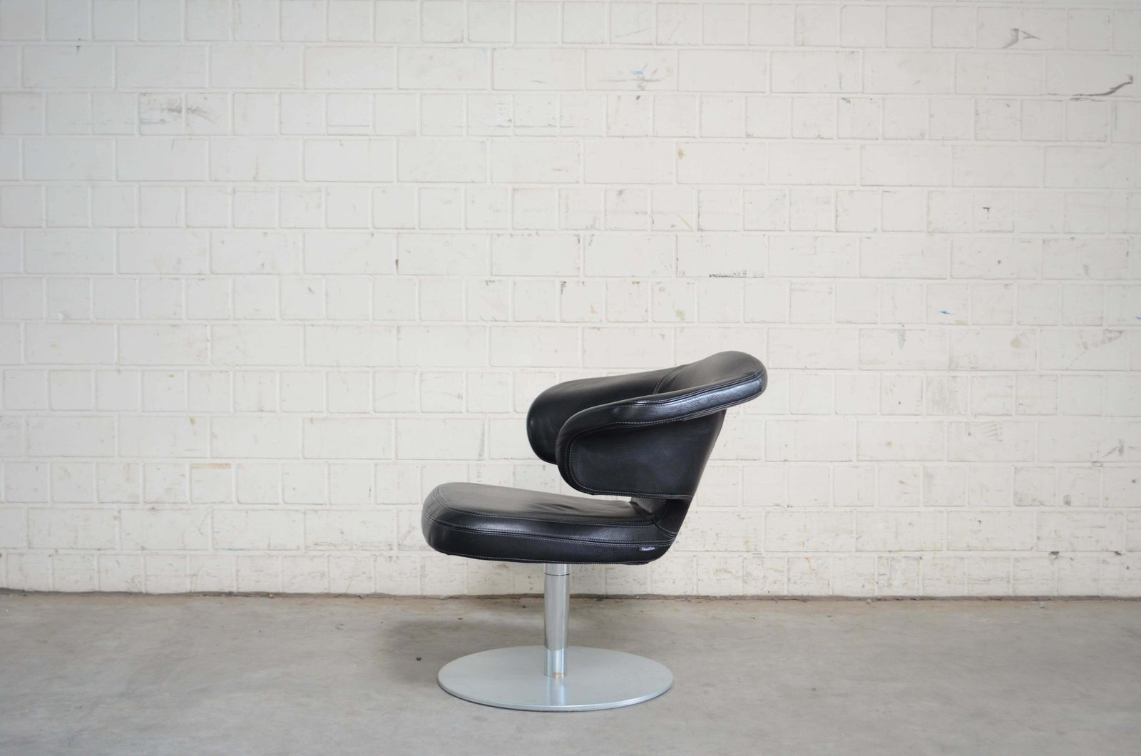 photo buy Rare Prototype Of Classicon Munich Lounge Chair Black Leather